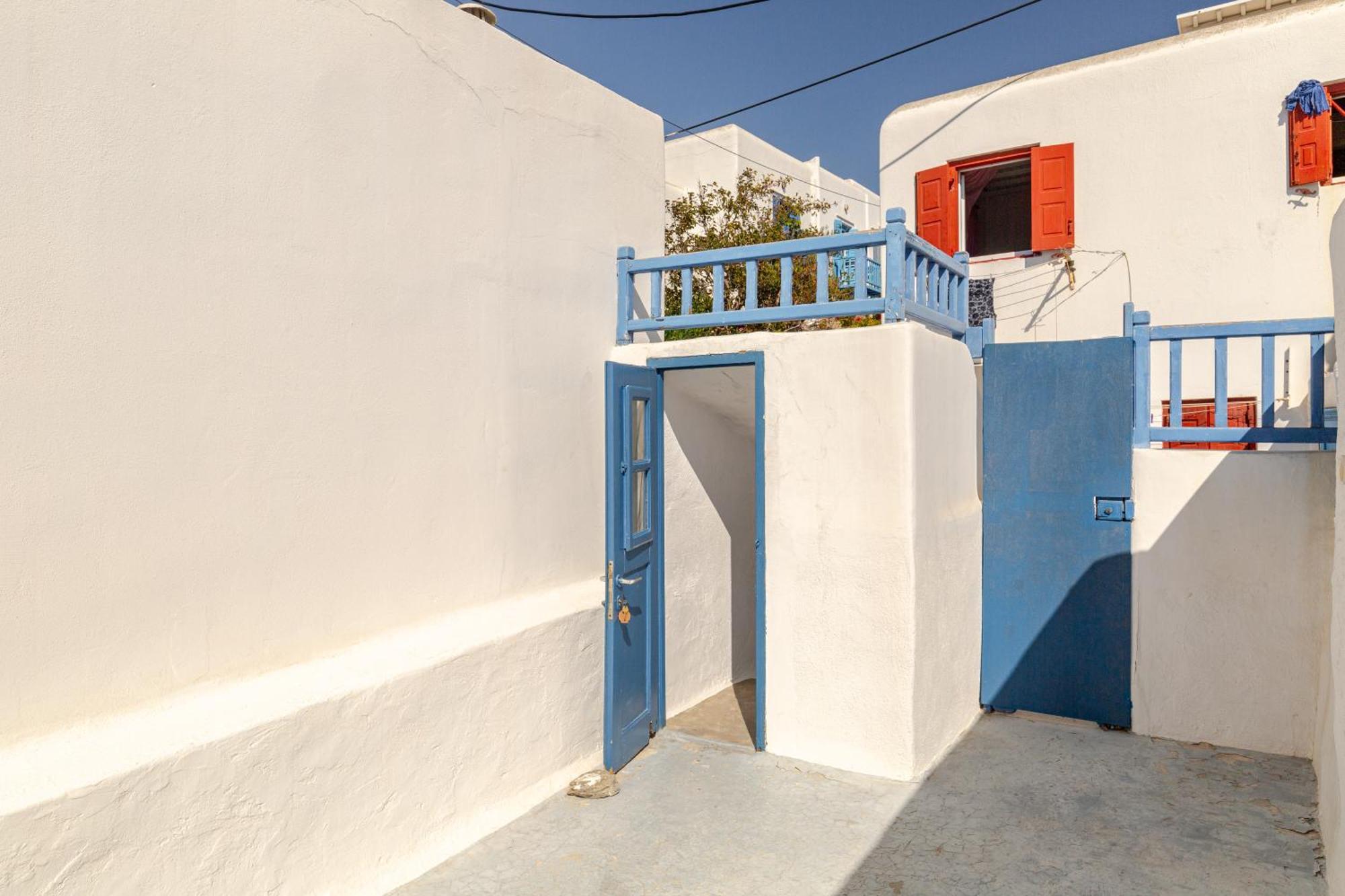 Elenitas Town House With Veranda And Sea View Mykonos Town Zewnętrze zdjęcie